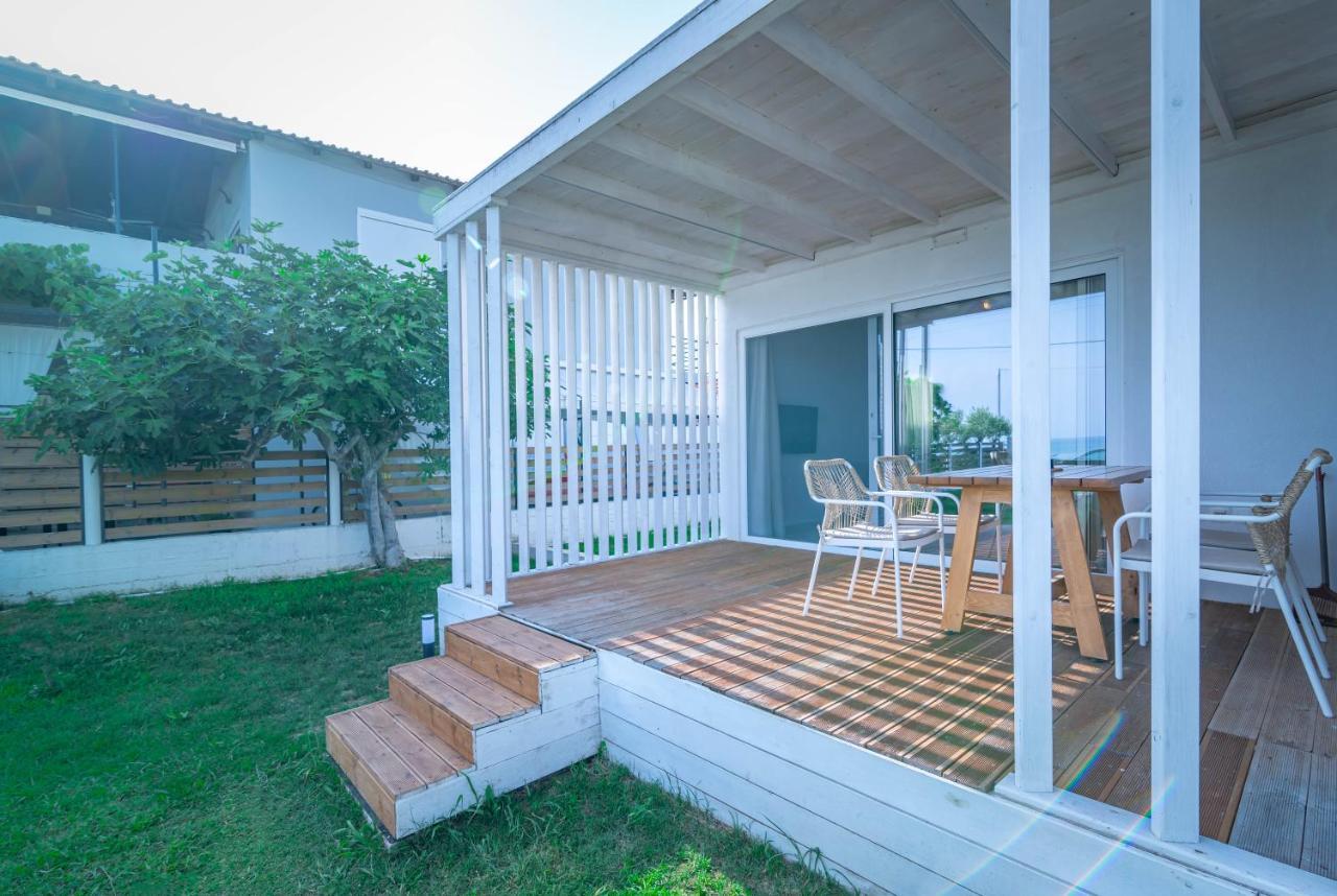 Thea Eco Suites Nea Kallikrateia Exterior photo